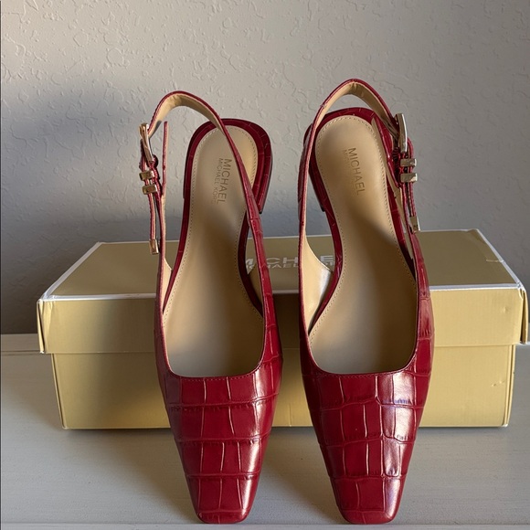 Michael Kors Darrington Burgundy Flats Slingback Women Shoes NWBOX Size 6.5M - Picture 4 of 5